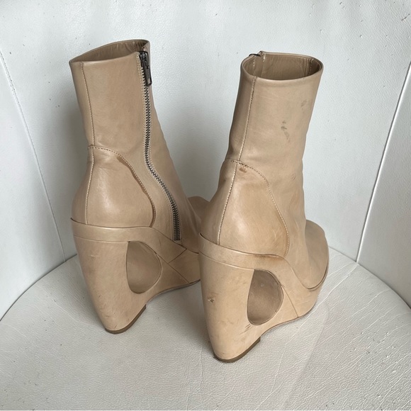 (˵༎ຶ 0 ༎ຶ˵) SOLD DEPOP
Ann Demeulemeester Peep Toe Platform Ankle Boots - Picture 10 of 17